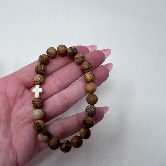 Elegant Brown Stone Bracelet with Cross Charm - Picture 2 of 4